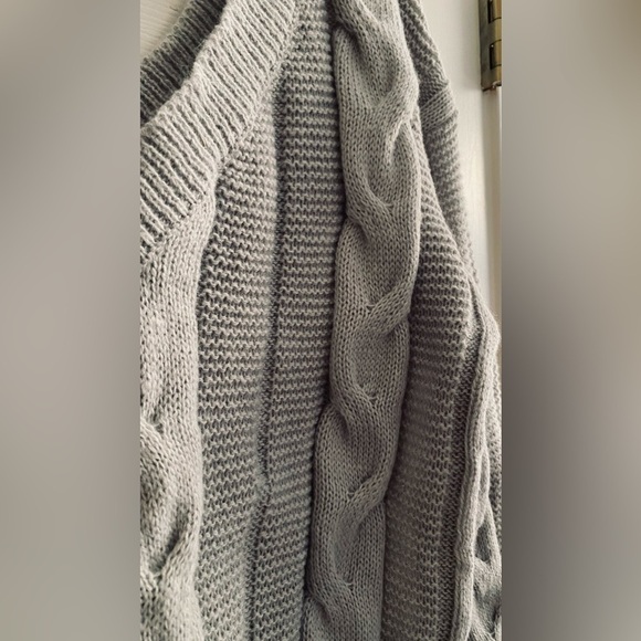 New! Cable Knit Sweater - Picture 3 of 5